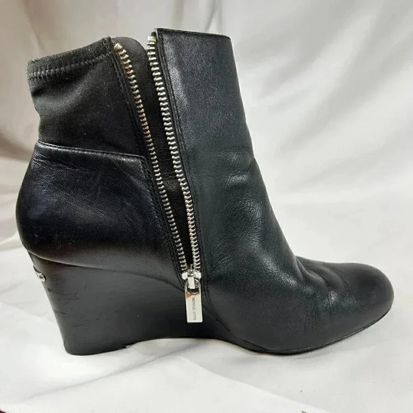 Michael Kors Size 8M Black Leather Wedge Ankle Boots Side Zipper - Picture 13 of 15